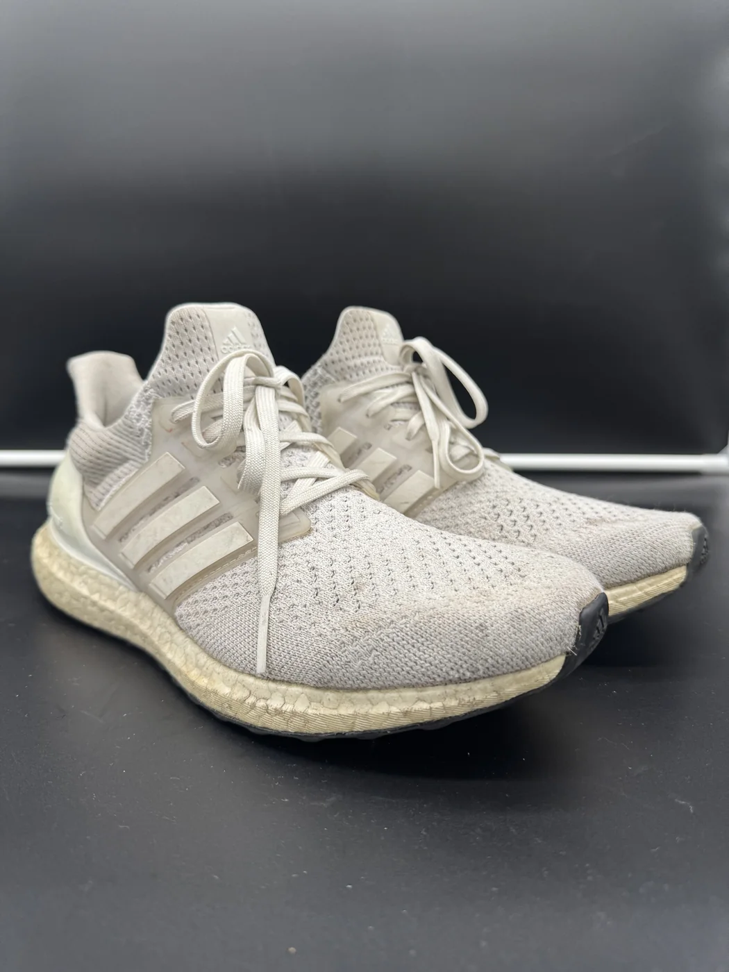 White Knit Runner before sneaker cleaning