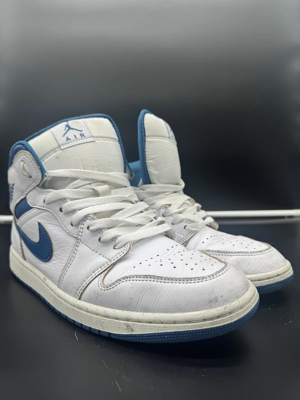 Jordan 1 Low before sneaker cleaning