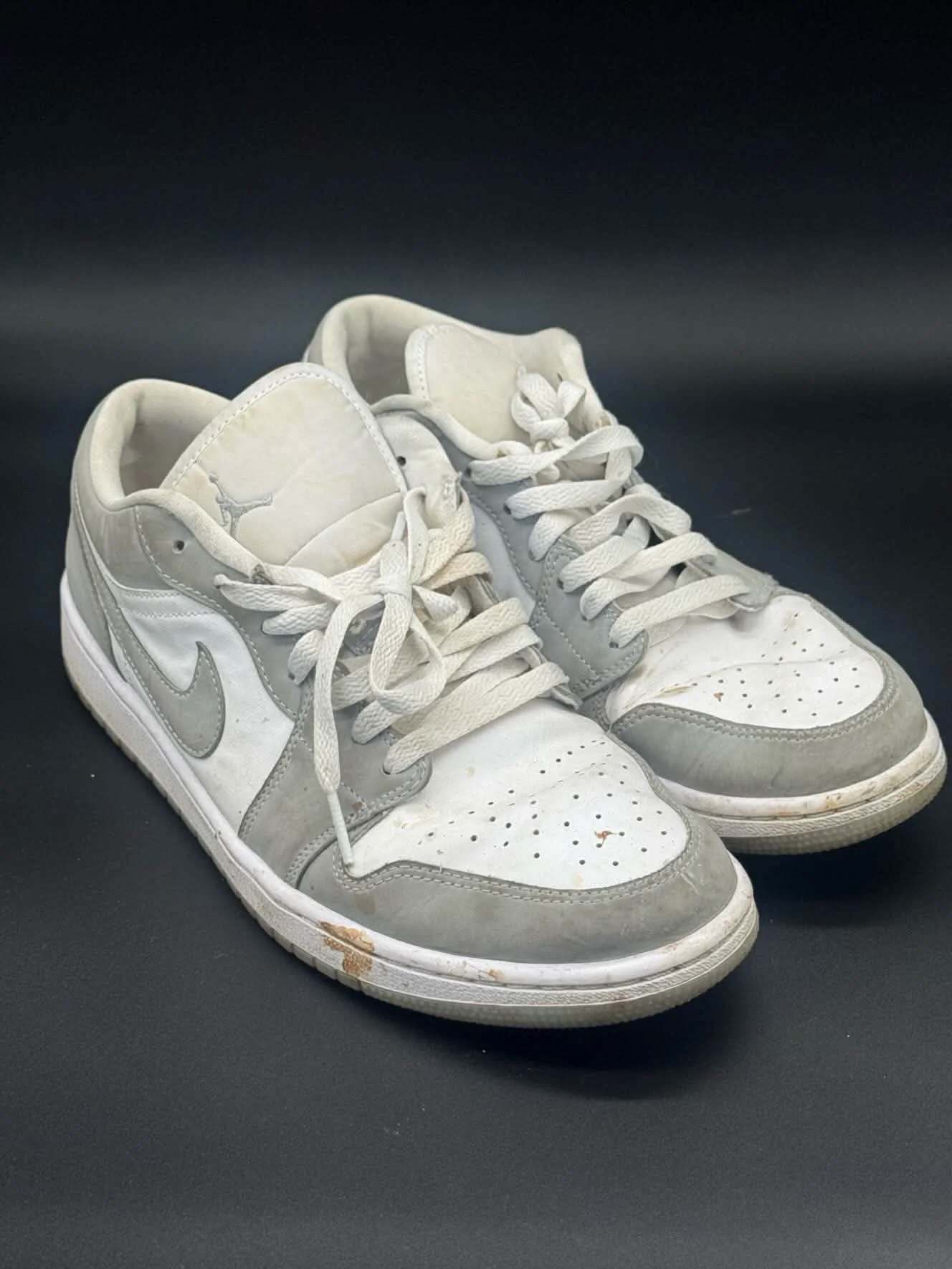 Jordan 1 before sneaker cleaning